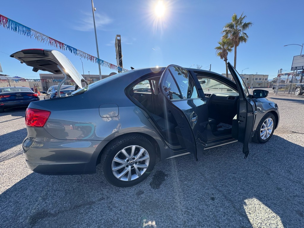 2012 Volkswagen Jetta Image 36