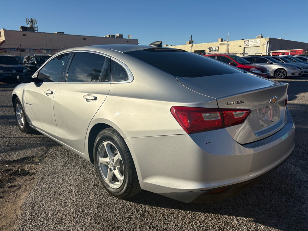 2017 Chevrolet Malibu Image 4