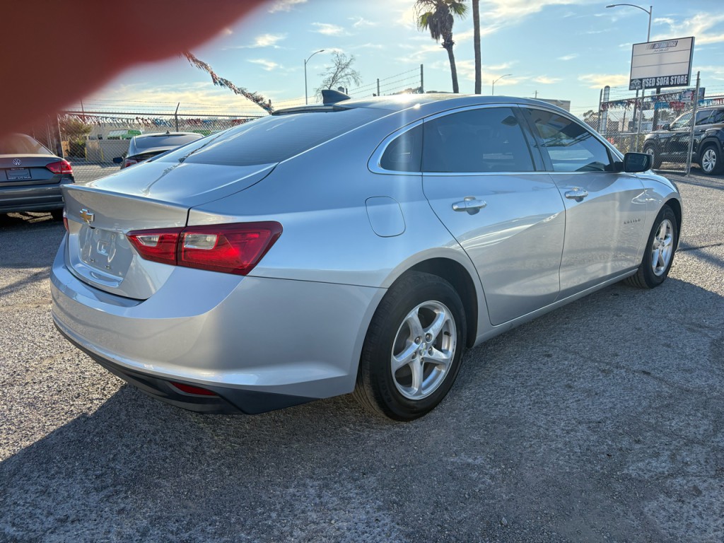 2017 Chevrolet Malibu Image 6