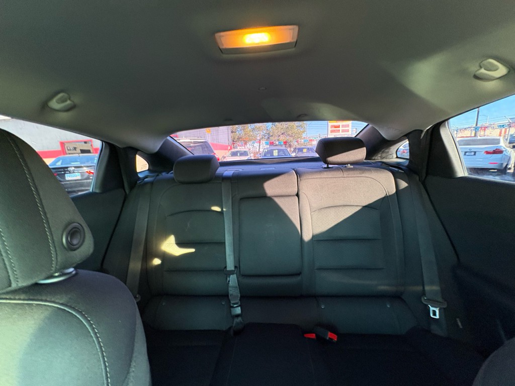 2017 Chevrolet Malibu Image 18