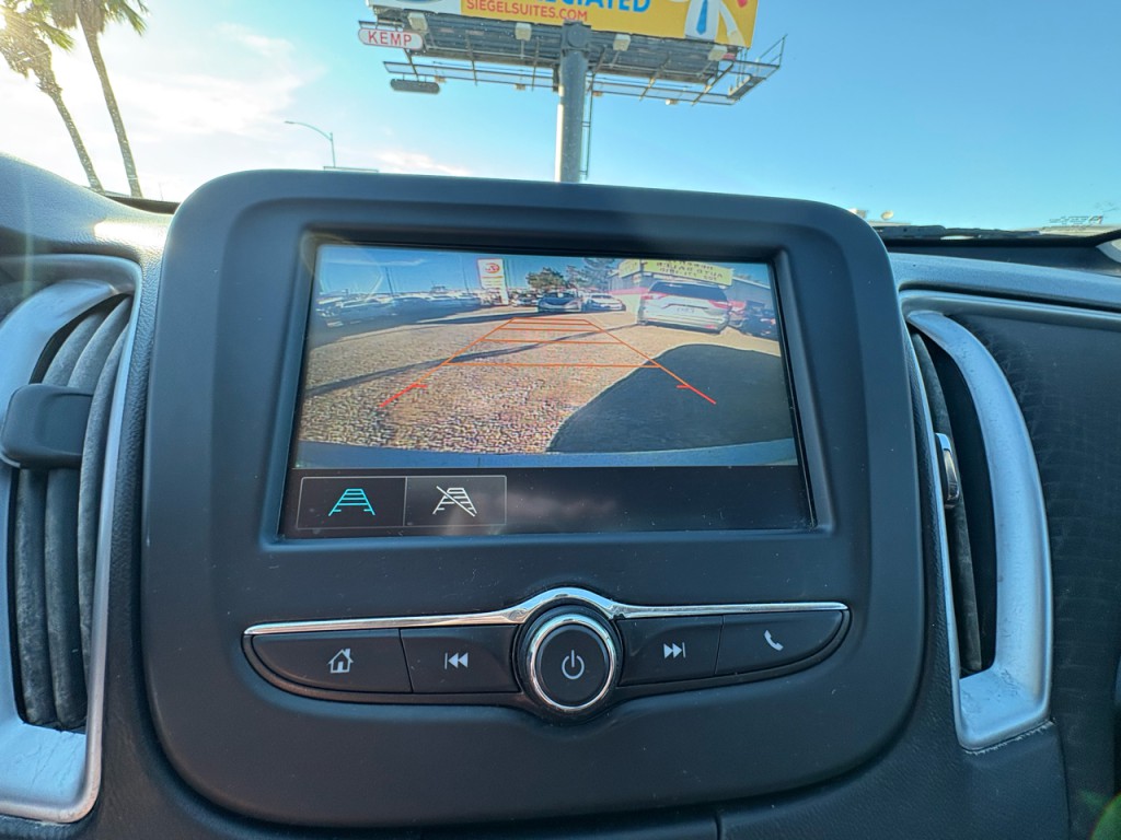 2017 Chevrolet Malibu Image 17