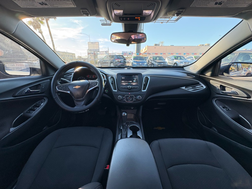 2017 Chevrolet Malibu Image 21