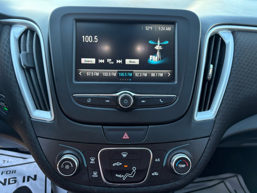 2017 Chevrolet Malibu Image 25