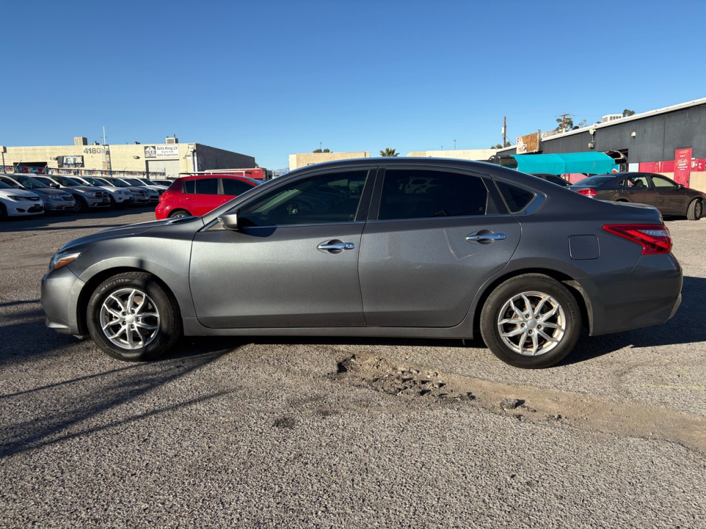 2017 Nissan Altima Image 2