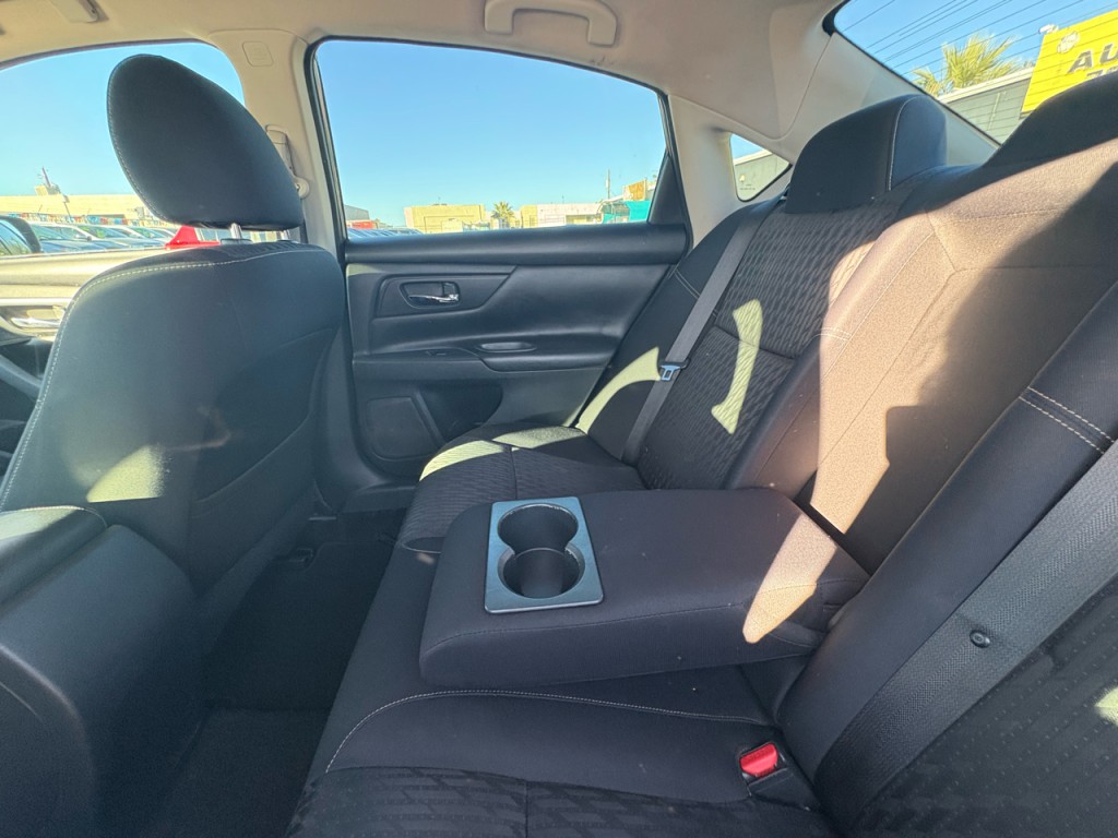 2017 Nissan Altima Image 24