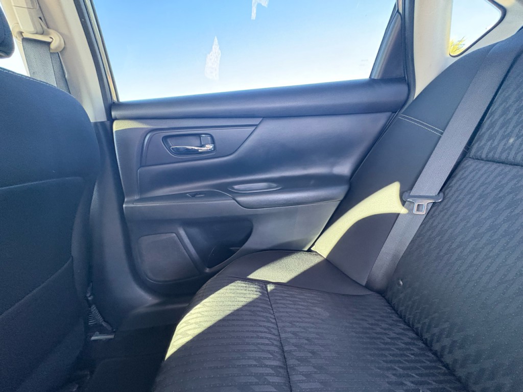 2017 Nissan Altima Image 26