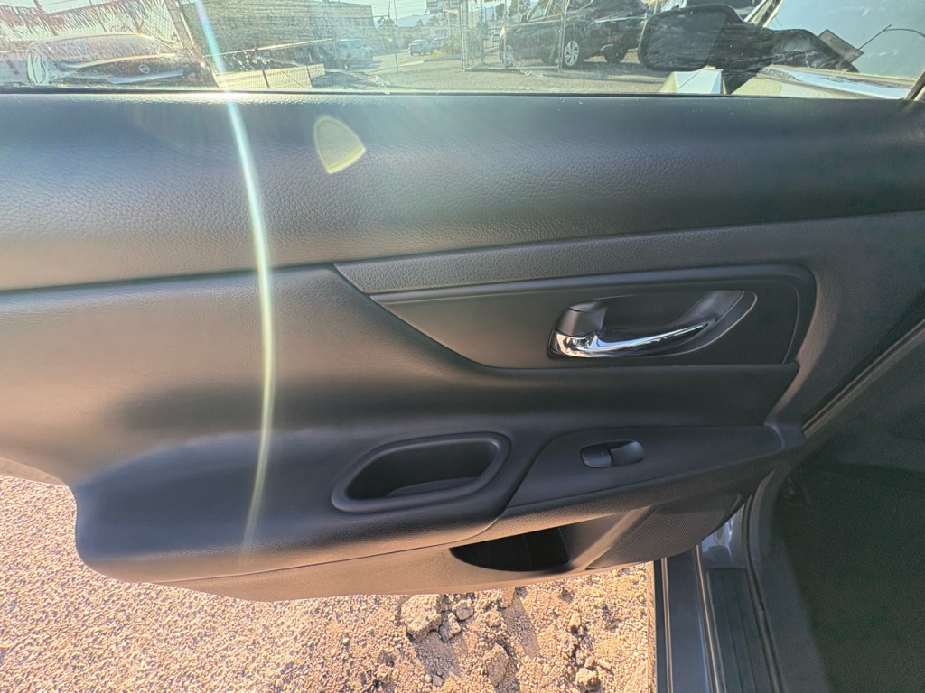 2017 Nissan Altima Image 27