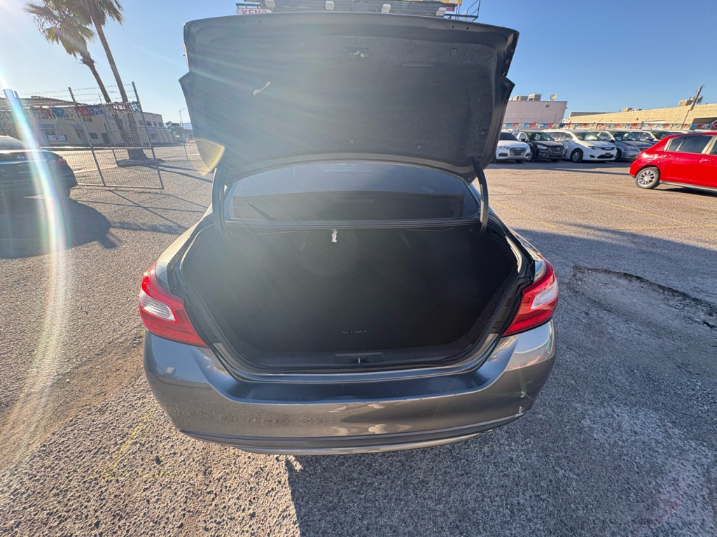 2017 Nissan Altima Image 34