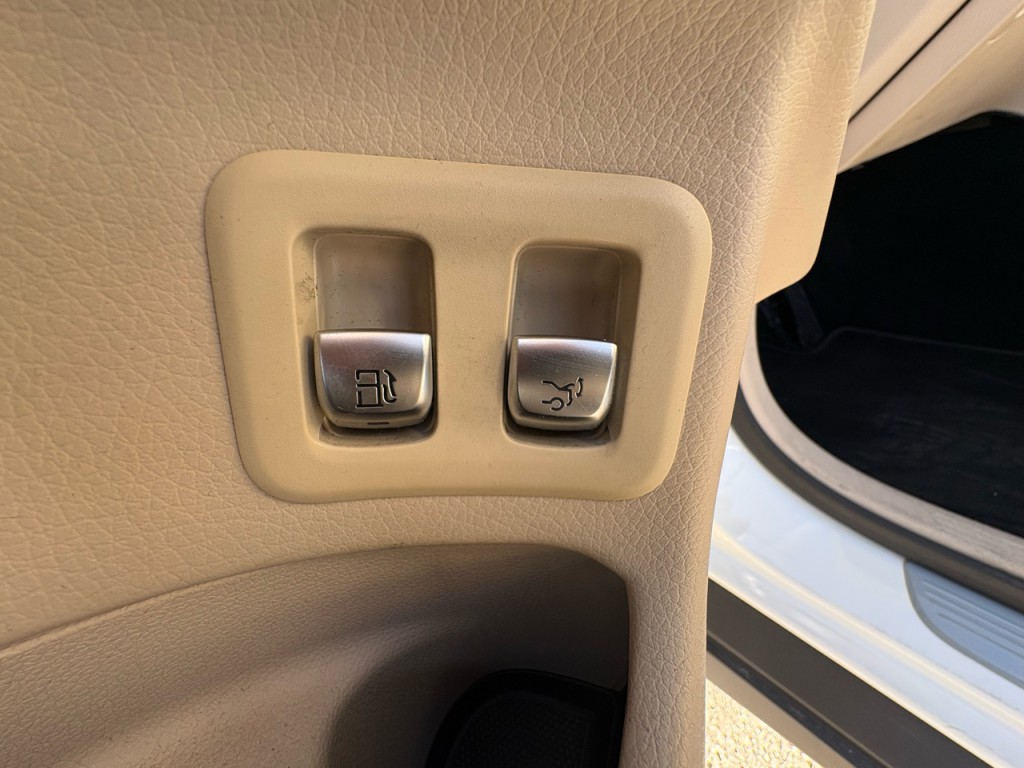 2019 Mercedes-Benz GLC-Class Image 13