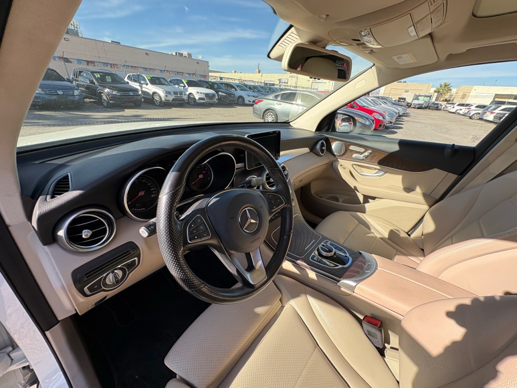 2019 Mercedes-Benz GLC-Class Image 15