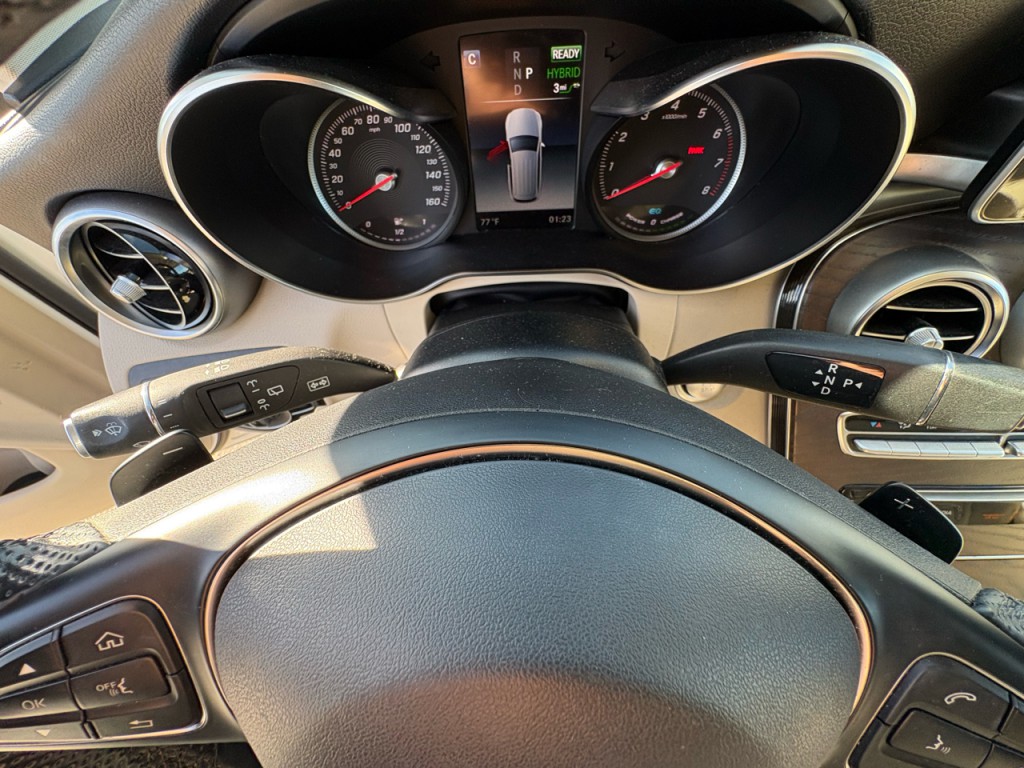 2019 Mercedes-Benz GLC-Class Image 16