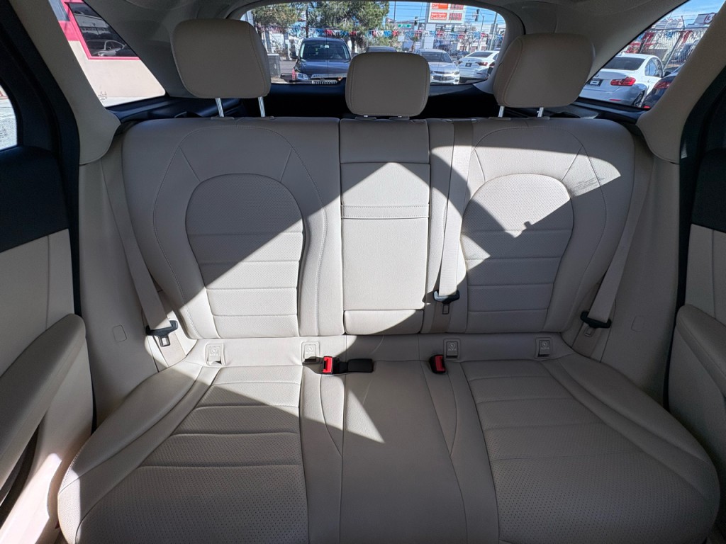 2019 Mercedes-Benz GLC-Class Image 19