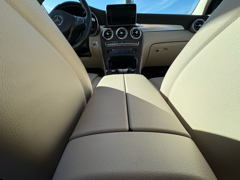 2019 Mercedes-Benz GLC-Class Image 24