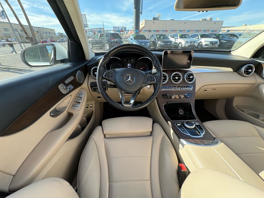 2019 Mercedes-Benz GLC-Class Image 25