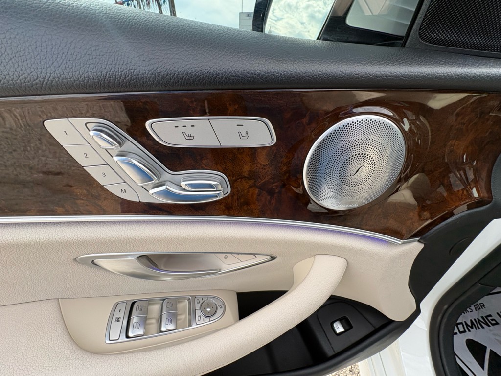 2017 Mercedes-Benz E-Class Image 11