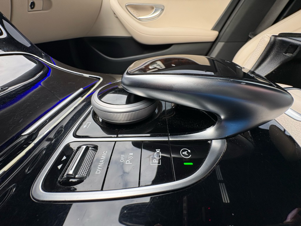 2017 Mercedes-Benz E-Class Image 20