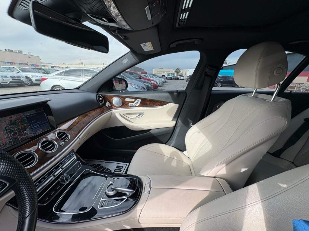 2017 Mercedes-Benz E-Class Image 25