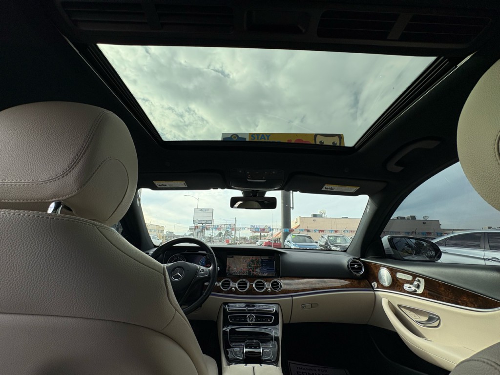 2017 Mercedes-Benz E-Class Image 31