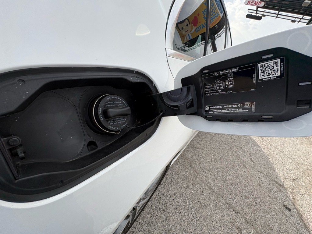 2017 Mercedes-Benz E-Class Image 35