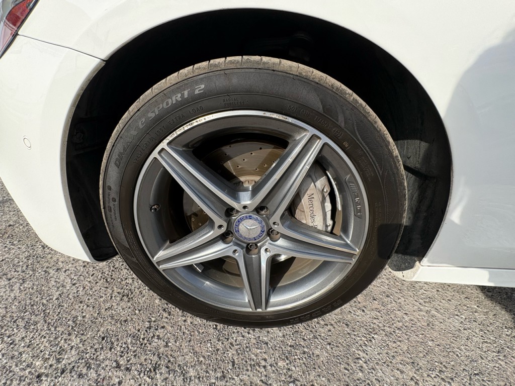 2017 Mercedes-Benz E-Class Image 38