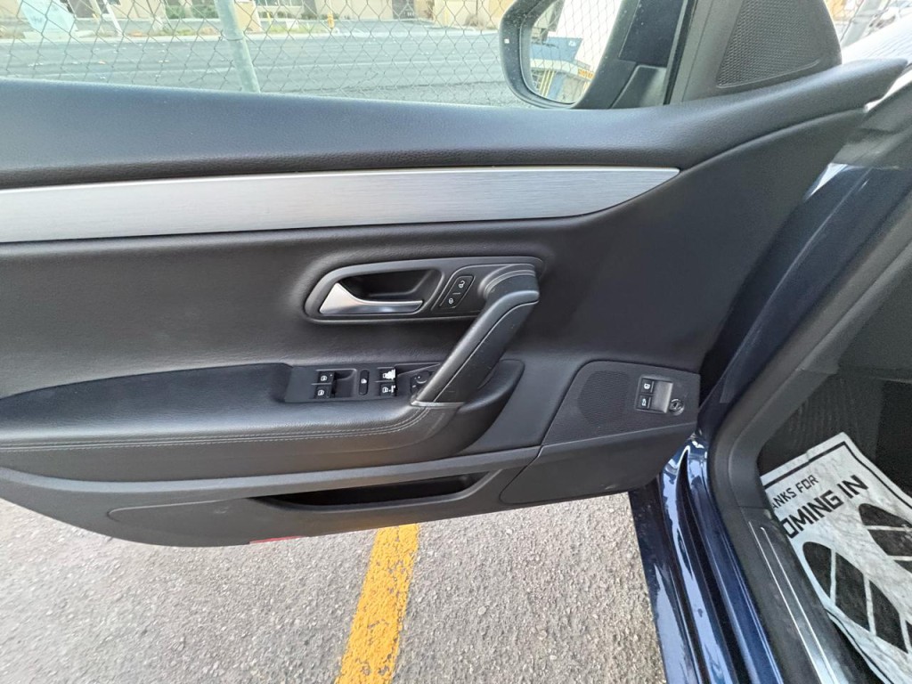 2015 Volkswagen CC Image 13