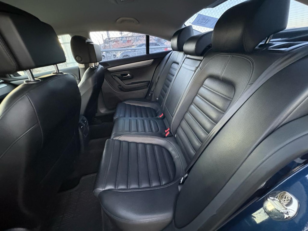 2015 Volkswagen CC Image 22