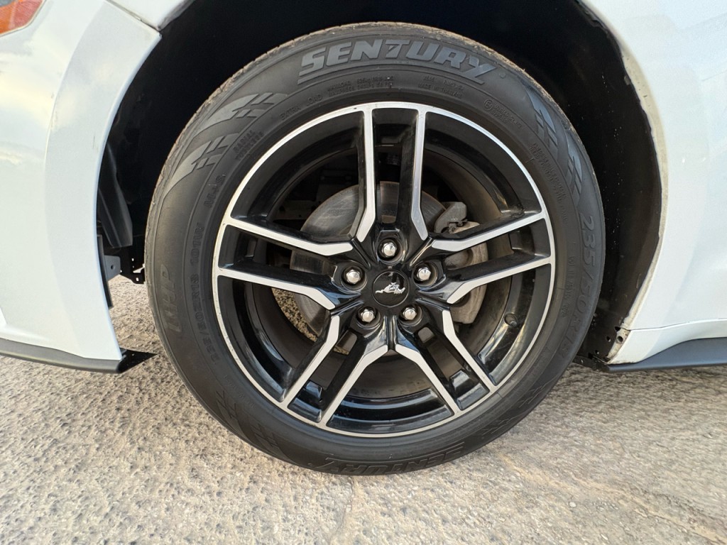 2020 Ford Mustang Image 16