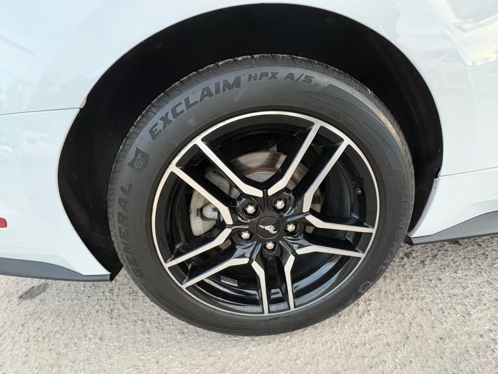 2020 Ford Mustang Image 18