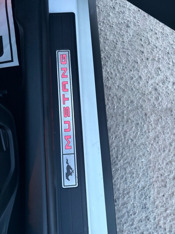 2020 Ford Mustang Image 25