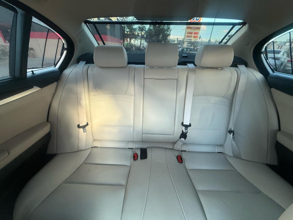 2016 BMW 5 Series Image 17