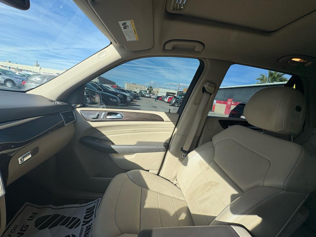 2015 Mercedes-Benz M-Class Image 12