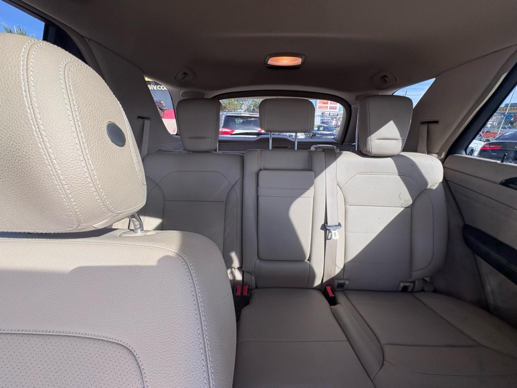 2015 Mercedes-Benz M-Class Image 14