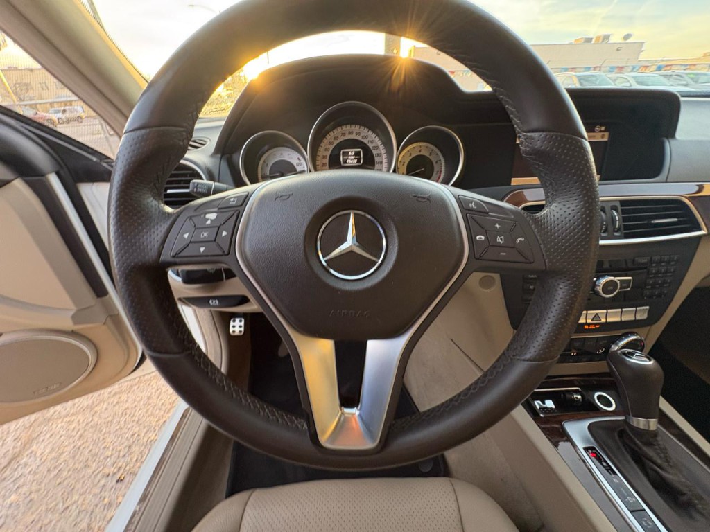 2012 Mercedes-Benz C-Class Image 18