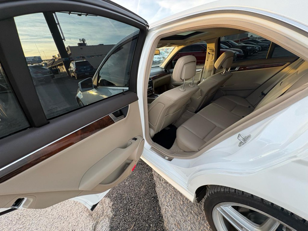 2012 Mercedes-Benz C-Class Image 29