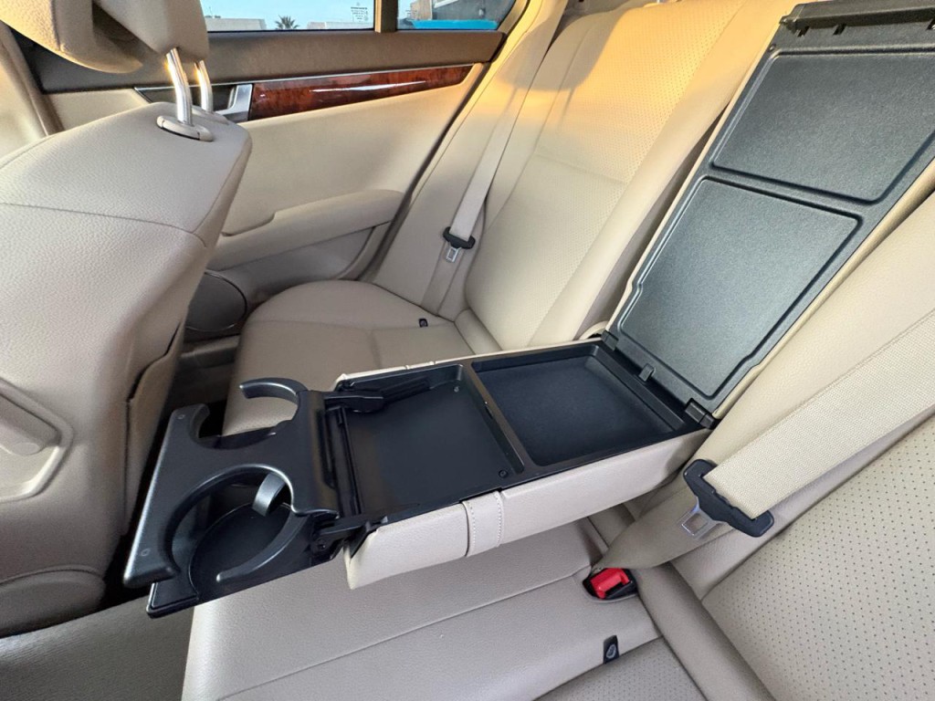 2012 Mercedes-Benz C-Class Image 32