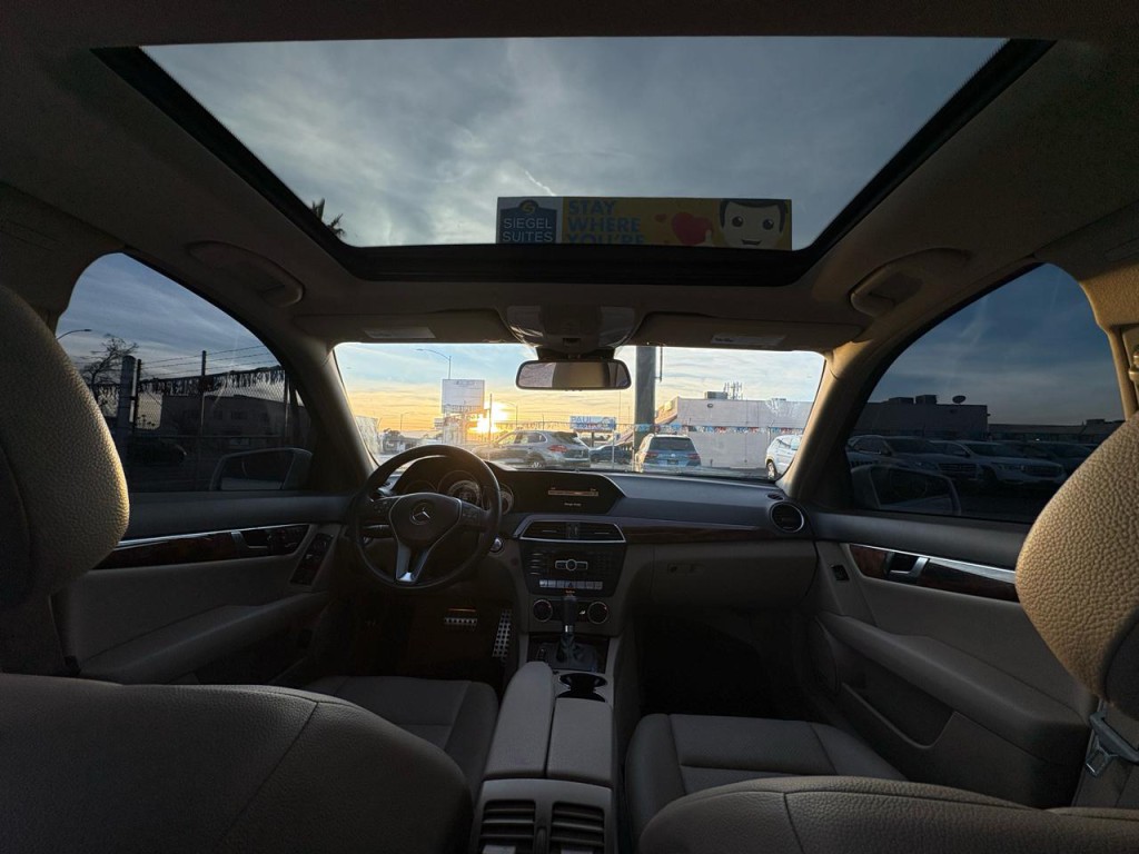 2012 Mercedes-Benz C-Class Image 34