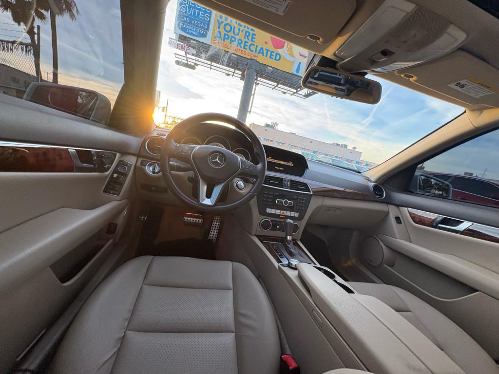 2012 Mercedes-Benz C-Class Image 38