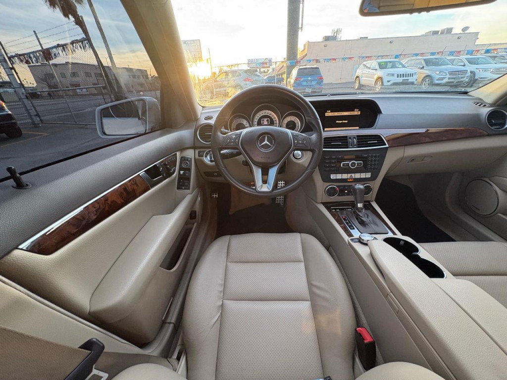 2012 Mercedes-Benz C-Class Image 39