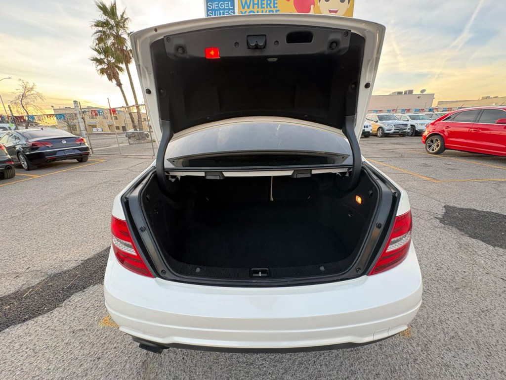 2012 Mercedes-Benz C-Class Image 40