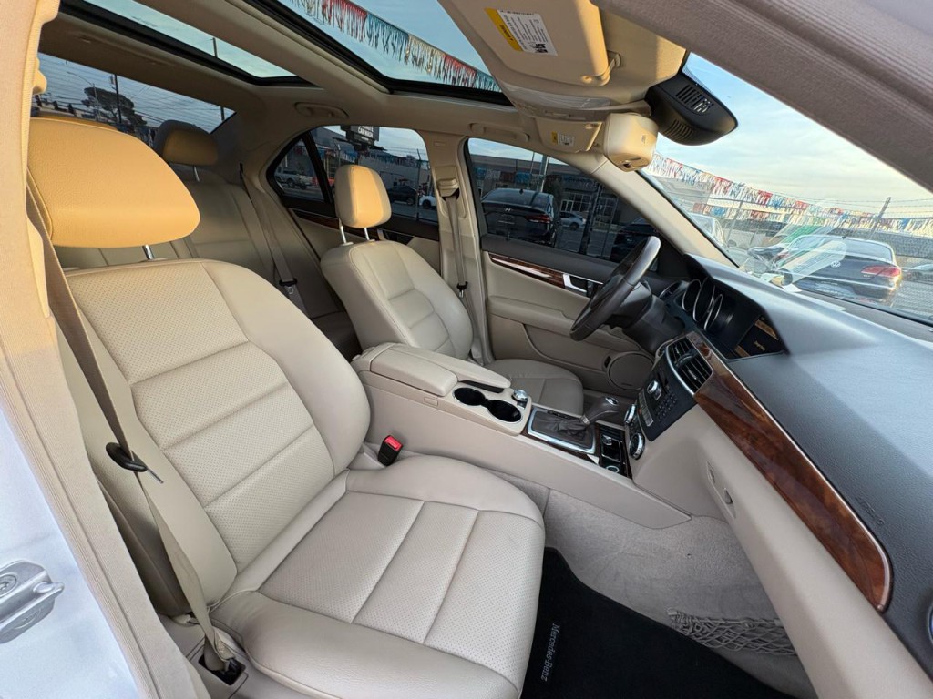 2012 Mercedes-Benz C-Class Image 43