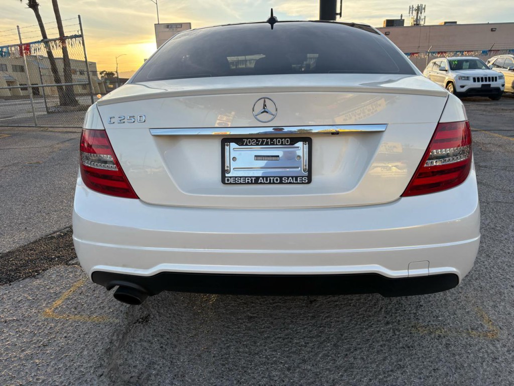2012 Mercedes-Benz C-Class Image 4