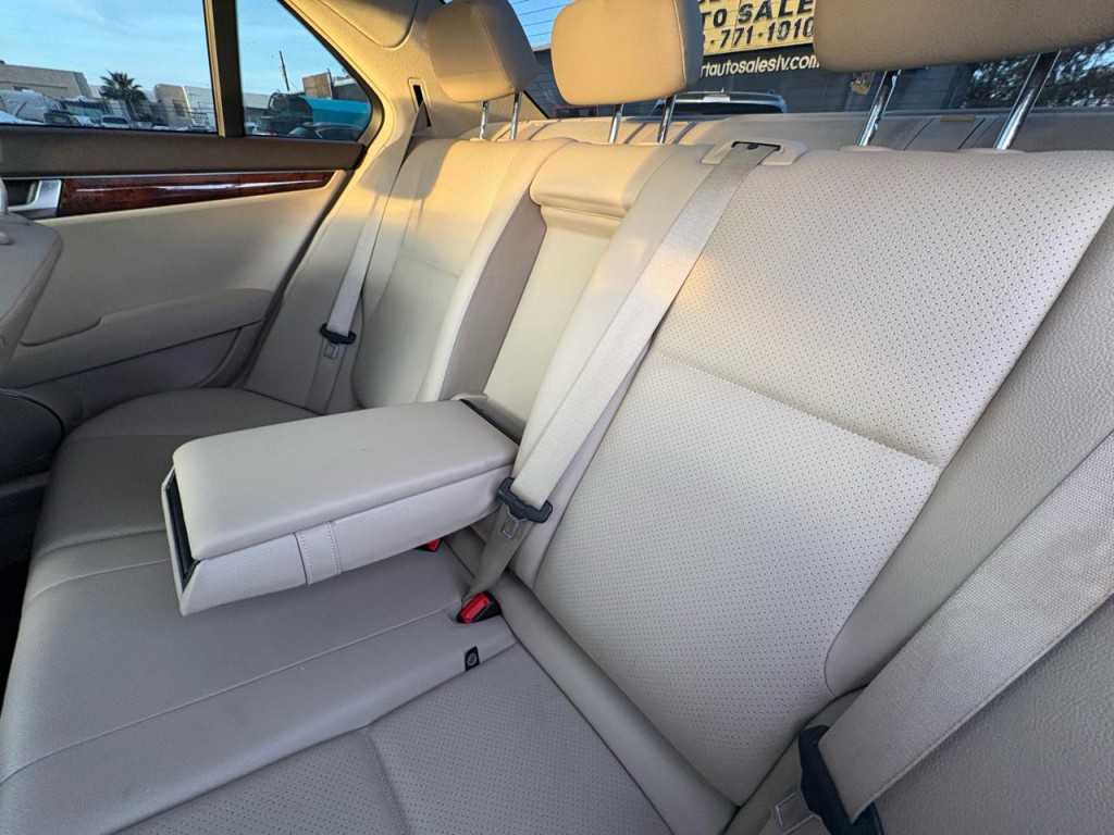 2012 Mercedes-Benz C-Class Image 34