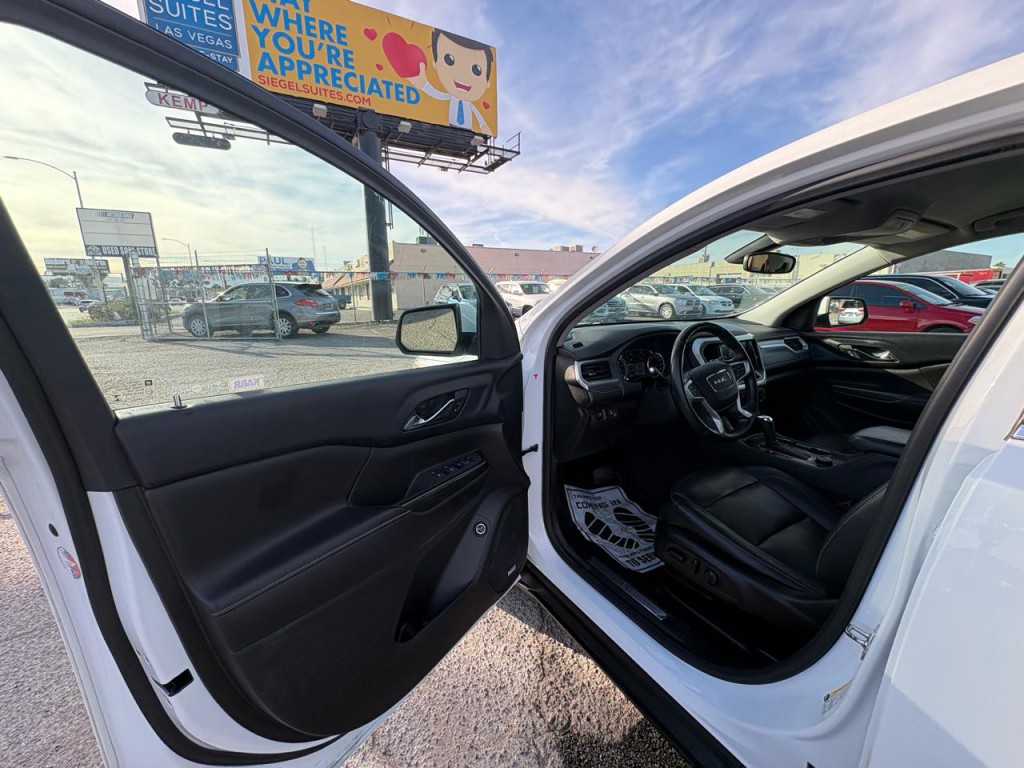 2017 GMC Acadia Image 11