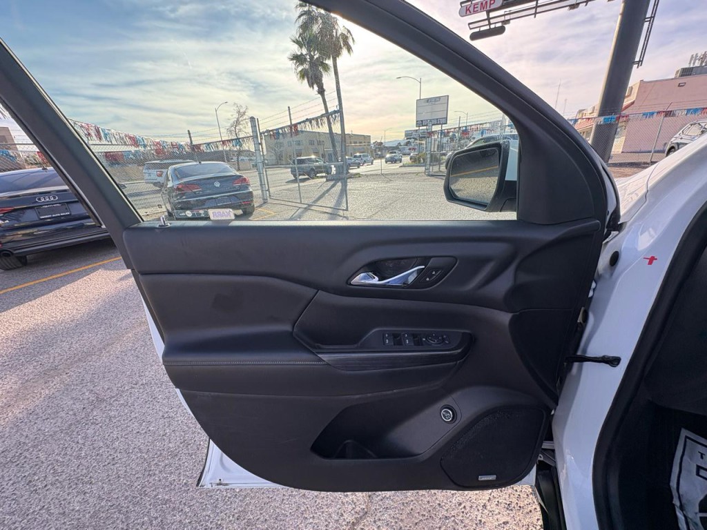 2017 GMC Acadia Image 12