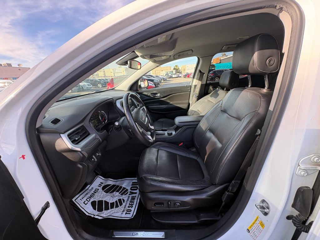 2017 GMC Acadia Image 13