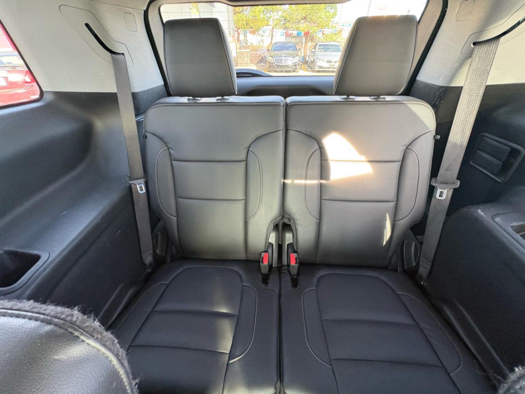 2017 GMC Acadia Image 28