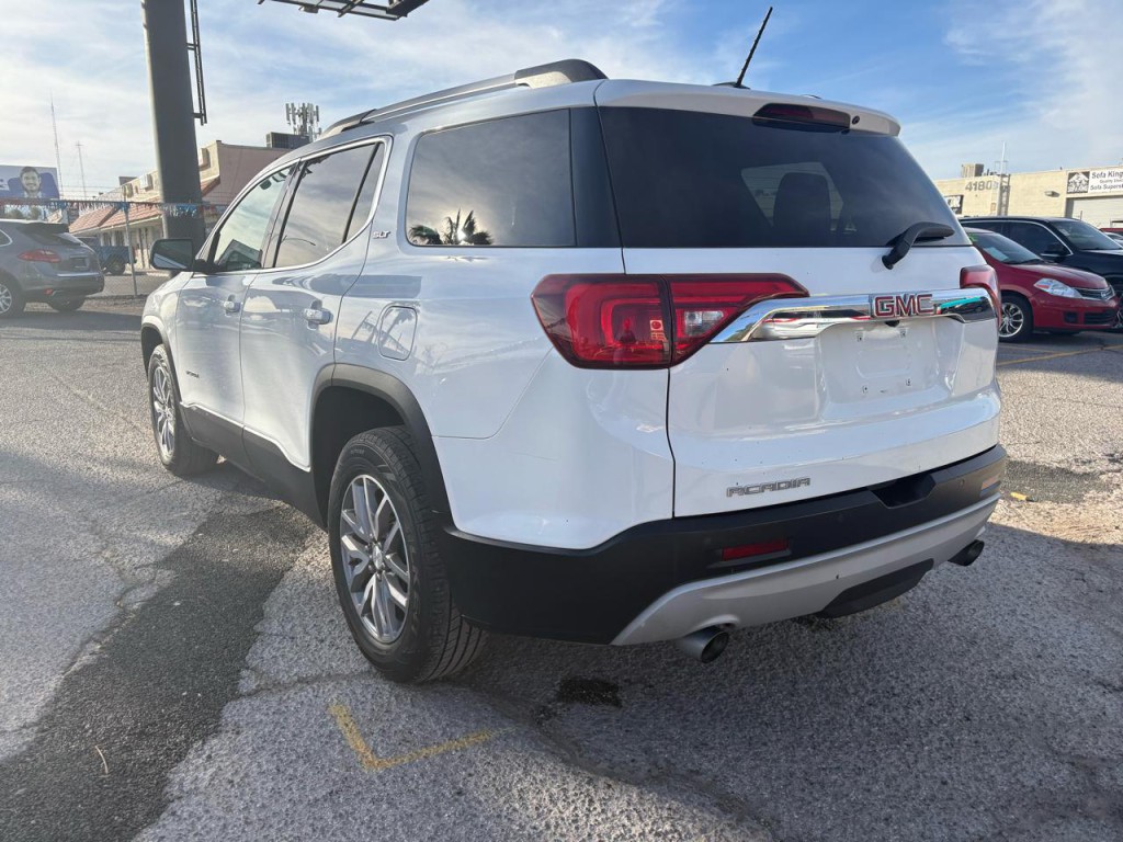 2017 GMC Acadia Image 4