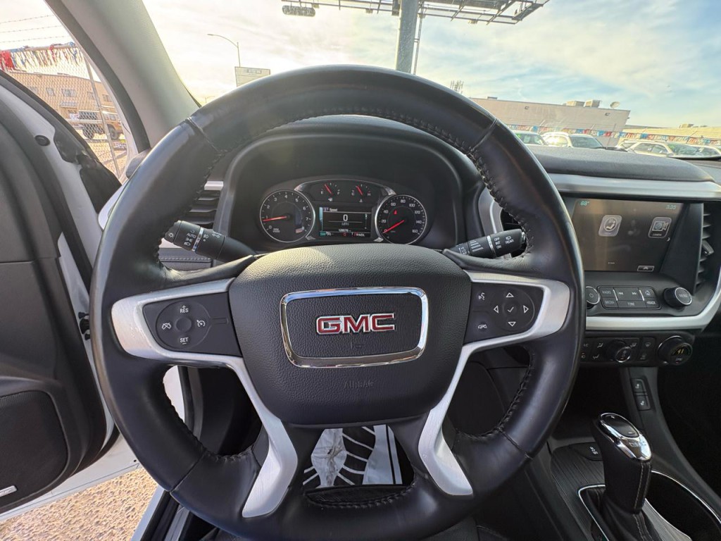 2017 GMC Acadia Image 16