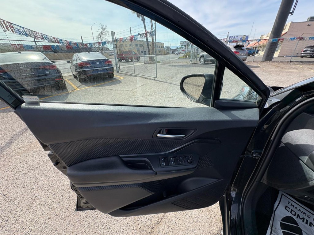 2018 Toyota C-HR Image 8