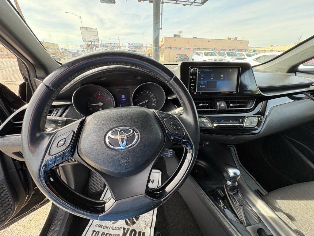 2018 Toyota C-HR Image 11
